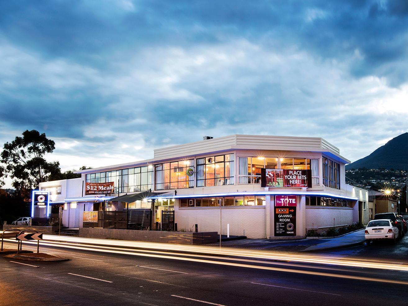 Nightcap At Carlyle Hotel Derwent Park Dış mekan fotoğraf